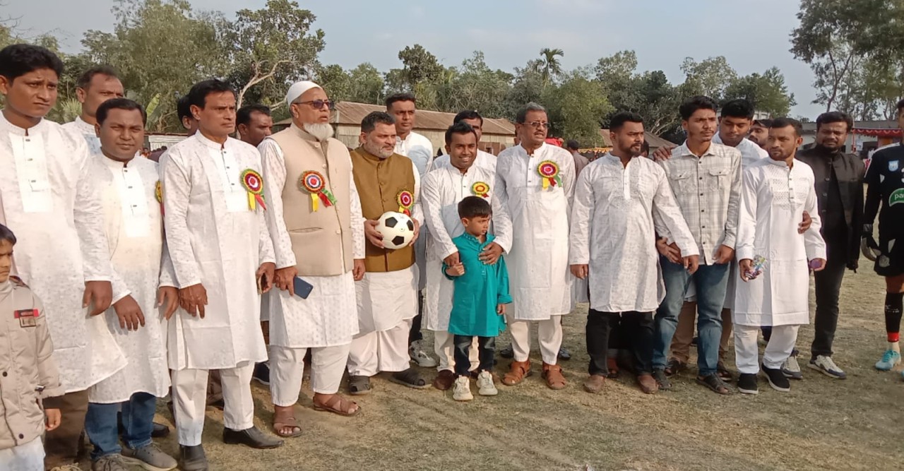 নকলায় বালিগঞ্জ বাজার বন্ধু মহল ফুটবল টুর্ণামেন্ট এর ফাইনাল খেলা ও পুরষ্কার বিতরণ অনুষ্ঠিত