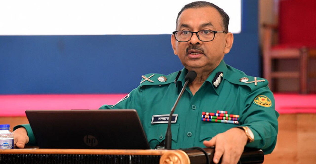 কেন্দ্রীয় শহীদ মিনারে প্রবেশ নিয়ে যা বললেন ডিএমপি কমিশনার