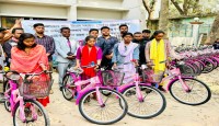 সিংড়ায় ক্ষুদ্র নৃ-গোষ্ঠী শিক্ষার্থীদের মাঝে শিক্ষা বৃত্তি ও সাইকেল বিতরণ